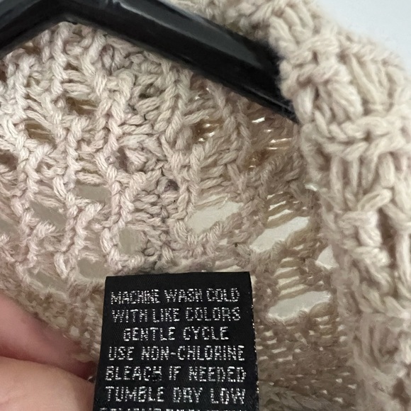 🌼2/$12🌼89th & Madison lightweight Cardigan Size small *Tan* Pre-Owned - Picture 4 of 5